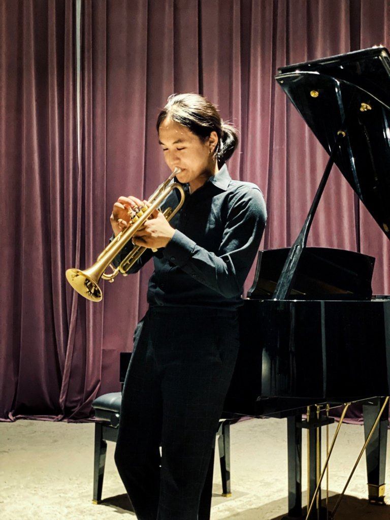 {"ARInfo":{"IsUseAR":false},"Version":"1.0.0","MakeupInfo":{"IsUseMakeup":false},"FaceliftInfo":{"IsChangeEyeLift":false,"IsChangeFacelift":false,"IsChangePostureLift":false,"IsChangeNose":false,"IsChangeFaceChin":false,"IsChangeMouth":false,"IsChangeThinFace":true},"BeautyInfo":{"SwitchMedicatedAcne":false,"IsAIBeauty":false,"IsBrightEyes":false,"IsSharpen":false,"IsOldBeauty":false,"IsReduceBlackEyes":false},"HandlerInfo":{"AppName":2},"FilterInfo":{"IsUseFilter":false}}