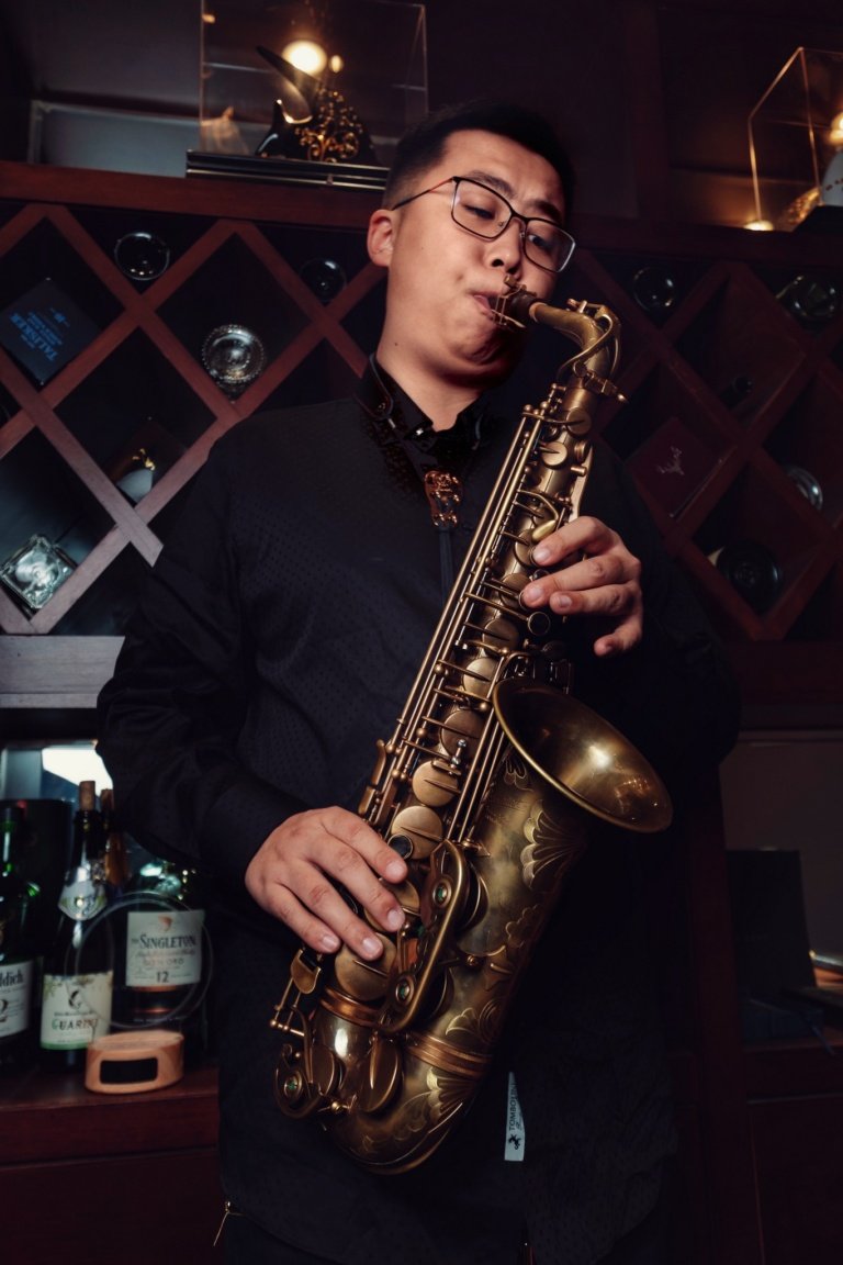 {"ARInfo":{"IsUseAR":false},"Version":"1.0.0","MakeupInfo":{"IsUseMakeup":false},"FaceliftInfo":{"IsChangeEyeLift":false,"IsChangeFacelift":false,"IsChangePostureLift":false,"IsChangeNose":false,"IsChangeFaceChin":false,"IsChangeMouth":false,"IsChangeThinFace":true},"BeautyInfo":{"SwitchMedicatedAcne":false,"IsAIBeauty":false,"IsBrightEyes":false,"IsSharpen":false,"IsOldBeauty":false,"IsReduceBlackEyes":false},"HandlerInfo":{"AppName":2},"FilterInfo":{"IsUseFilter":false}}